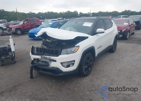 2019 Jeep Compass Altitude 4X4 from USA, damaged, VIN 3C4NJDBBXKT792107